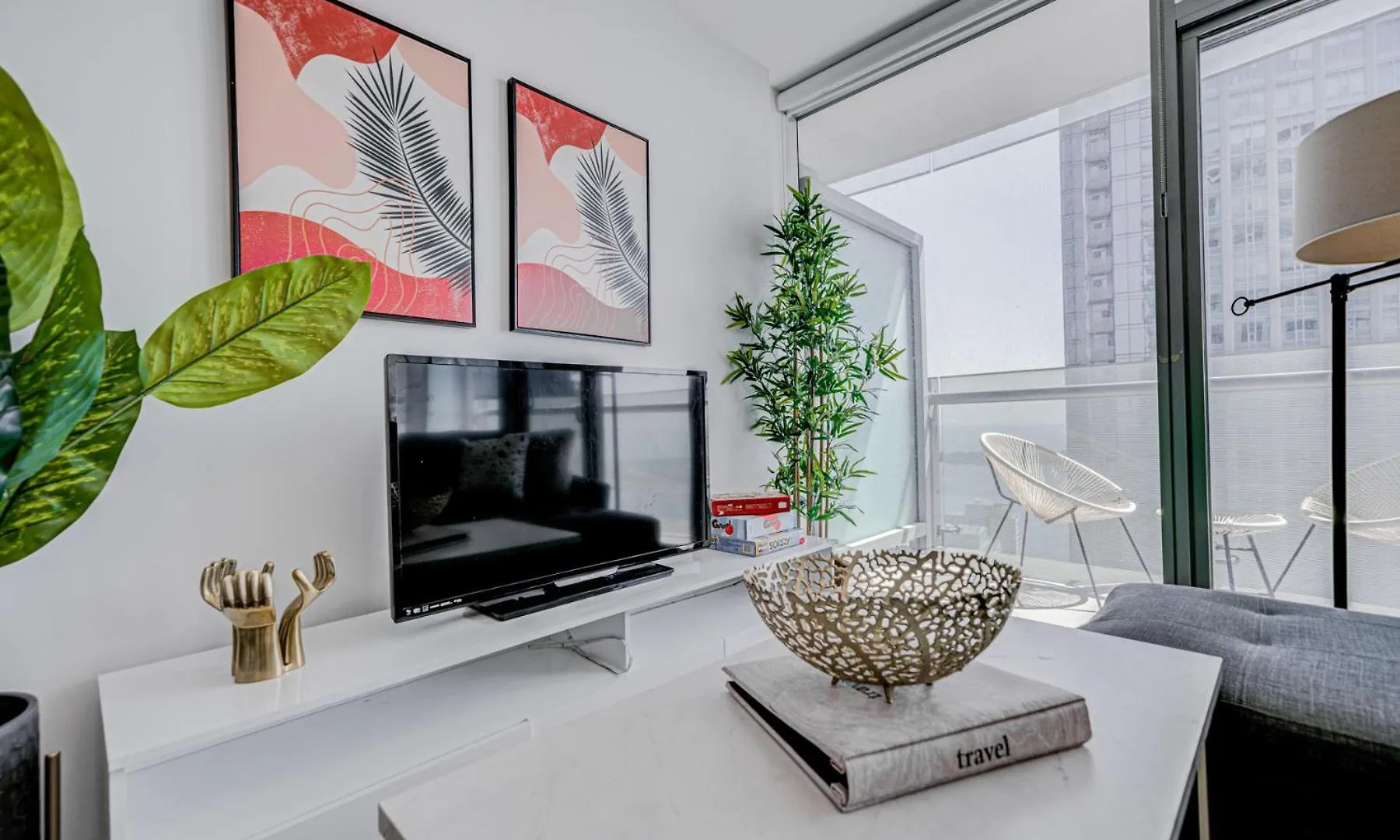 Skytree - Modern Rusty Condo Close To Union Station In Heart Of Downtown Toronto Canada