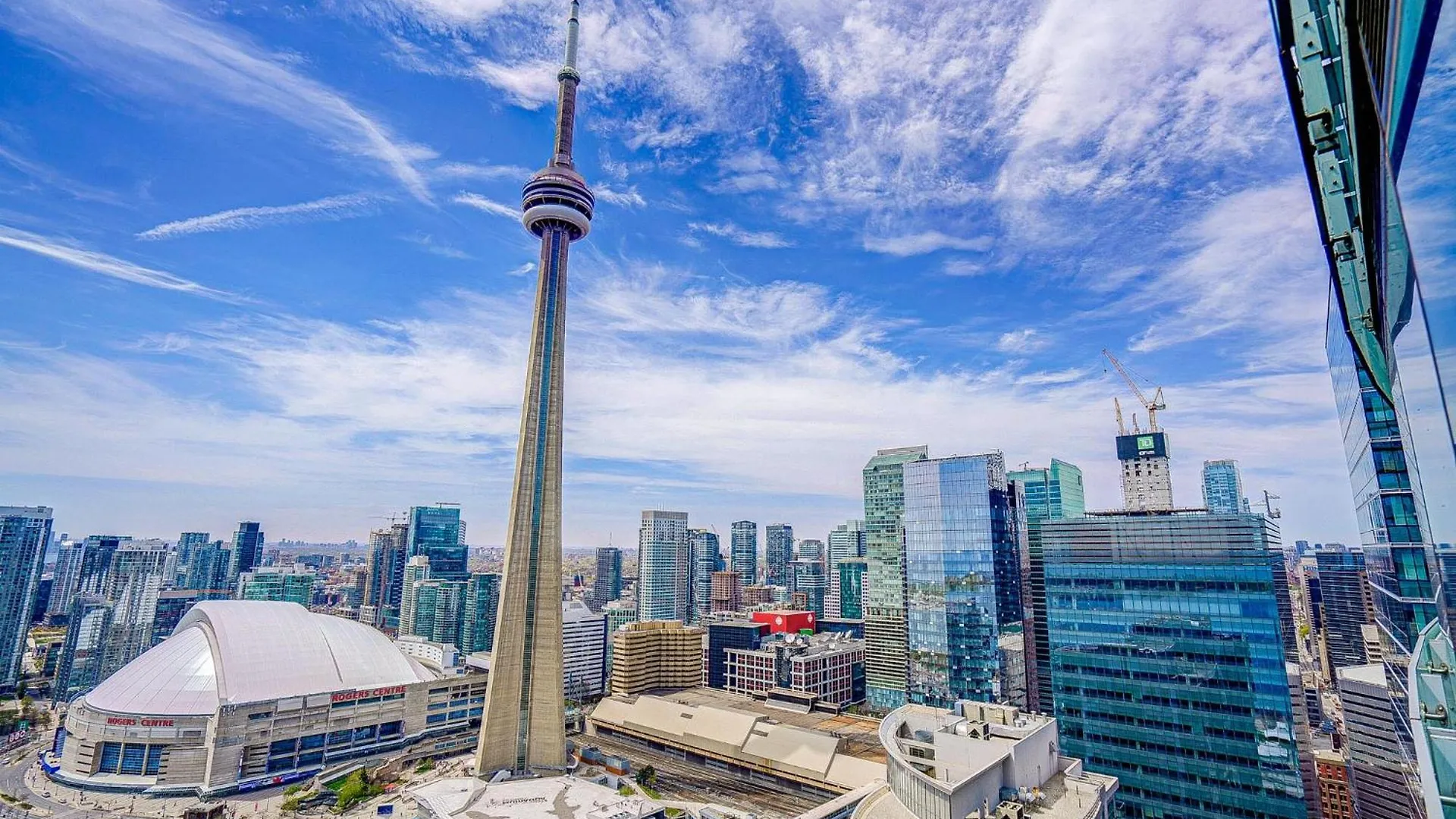 Skytree - Modern Rusty Condo Close To Union Station In Heart Of Downtown Toronto Canada