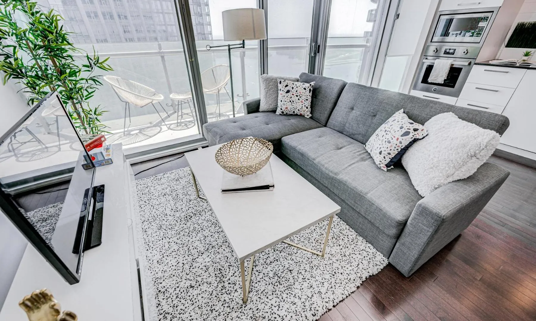 Apartment Skytree - Modern Rusty Condo Close To Union Station In Heart Of Downtown Toronto Canada