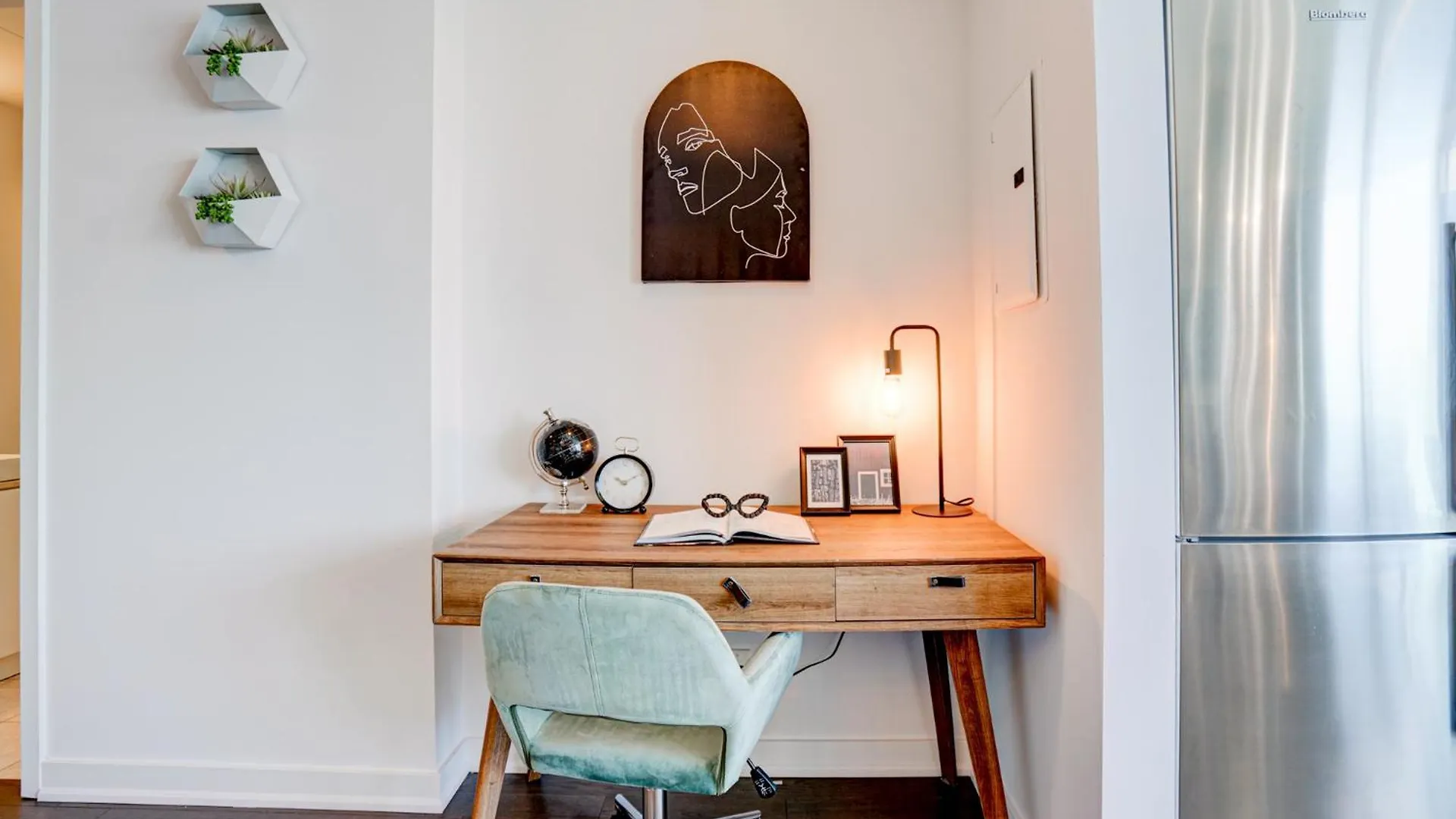 Skytree - Modern Rusty Condo Close To Union Station In Heart Of Downtown Toronto