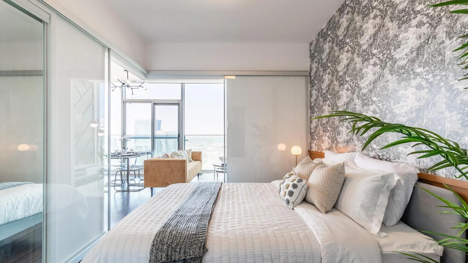 Skytree - Modern Rusty Condo Close To Union Station In Heart Of Downtown Торонто Апартаменты